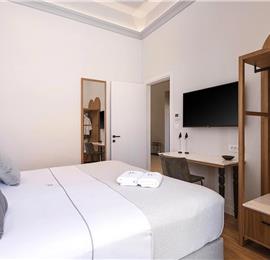 5 bedroom villa with indoor and outdoor pool in Chania town, sleeps 10